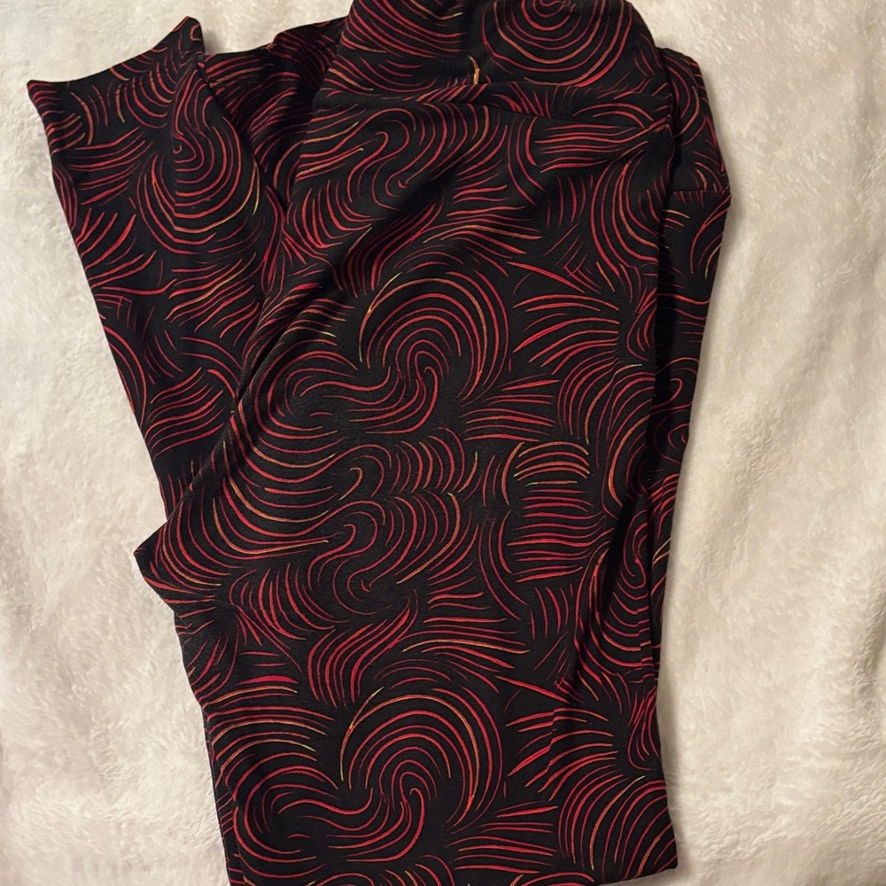 LuLaRoe Black and Red Swirl Leggings